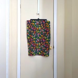 NWOT LuLaRoe Cassie Pencil Skirt